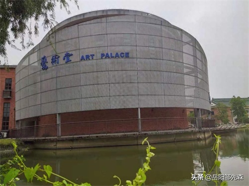 能进来这里的都是精英或人才，中山最好的高中“中山市纪念中学”