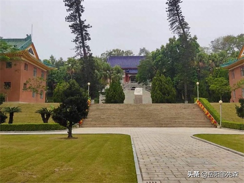 能进来这里的都是精英或人才，中山最好的高中“中山市纪念中学”