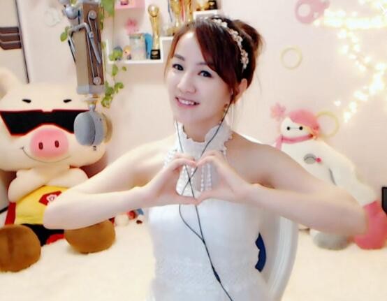 为什么小洲只是火了那么一小段时间 小洲进阶大主播却半路蹦出个文儿