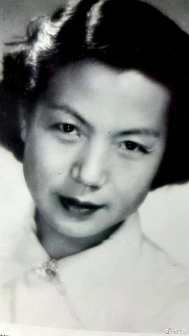 车晓发文悼念奶奶车毅 102岁老戏骨车毅逝世