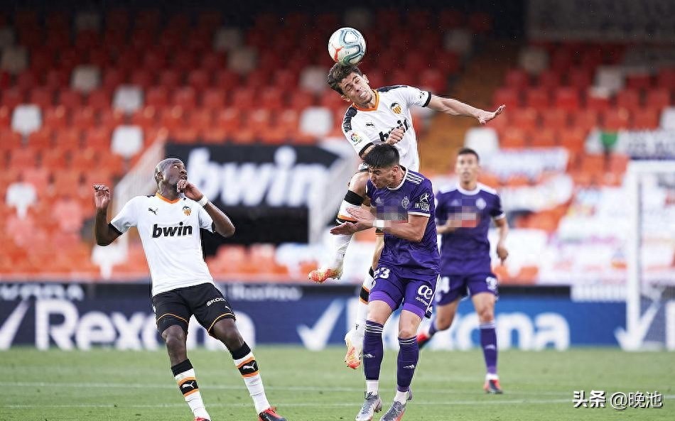 戈麦斯+李康仁进球，瓦伦西亚2比1巴拉多利德，结束西甲5轮不胜