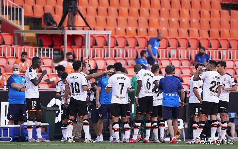 戈麦斯+李康仁进球，瓦伦西亚2比1巴拉多利德，结束西甲5轮不胜