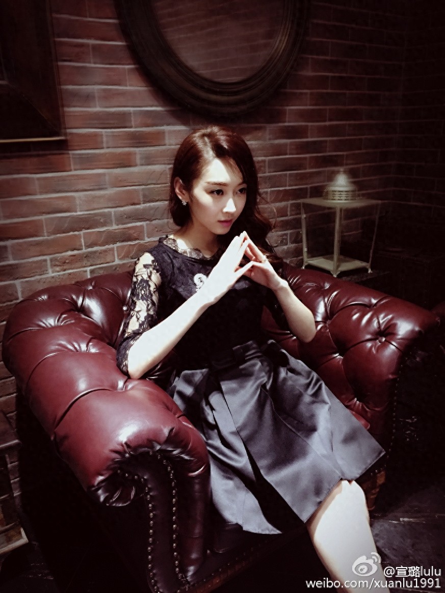 宣璐，《大秧歌》里的“槐花”，戏外的穿衣搭配甩杨紫几天街真美