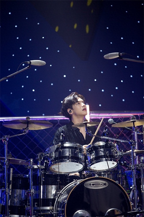 N.Flying 网上演唱会是第一次吧?