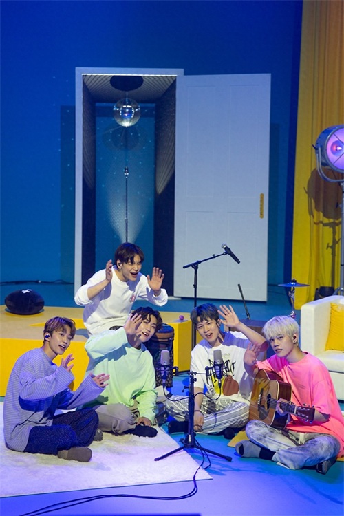 N.Flying 网上演唱会是第一次吧?