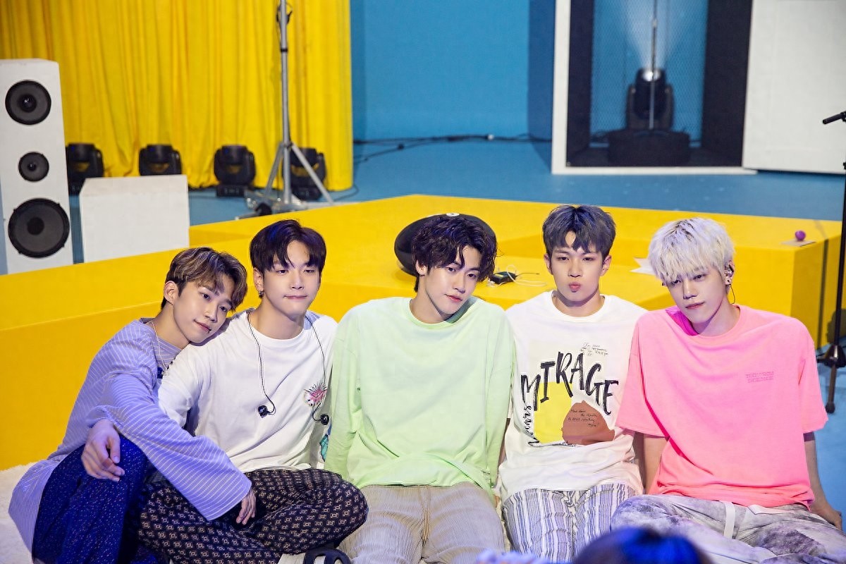 N.Flying 网上演唱会是第一次吧?