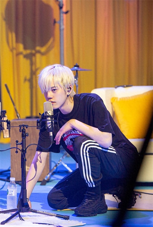 N.Flying 网上演唱会是第一次吧?