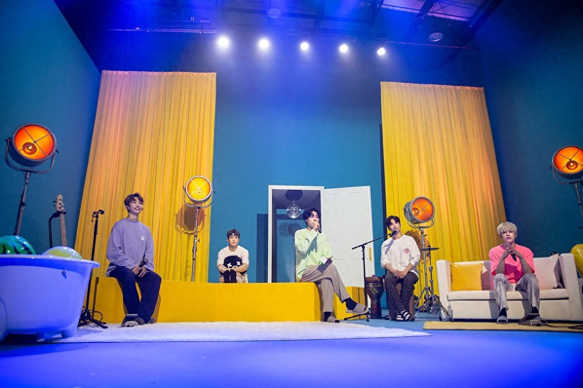 N.Flying 网上演唱会是第一次吧?