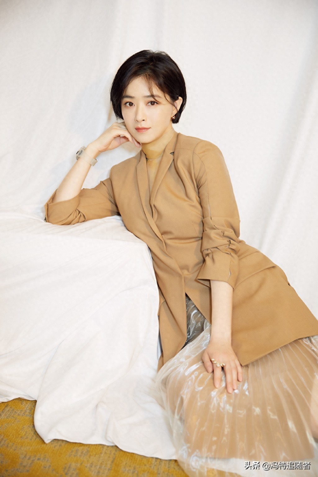 蒋欣，1983年5月出生，凭借《甄嬛传》“华妃”一角赢得广泛关注