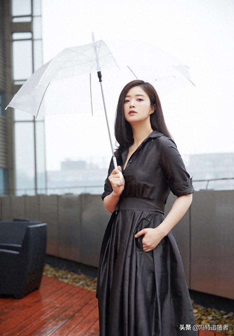 蒋欣，1983年5月出生，凭借《甄嬛传》“华妃”一角赢得广泛关注