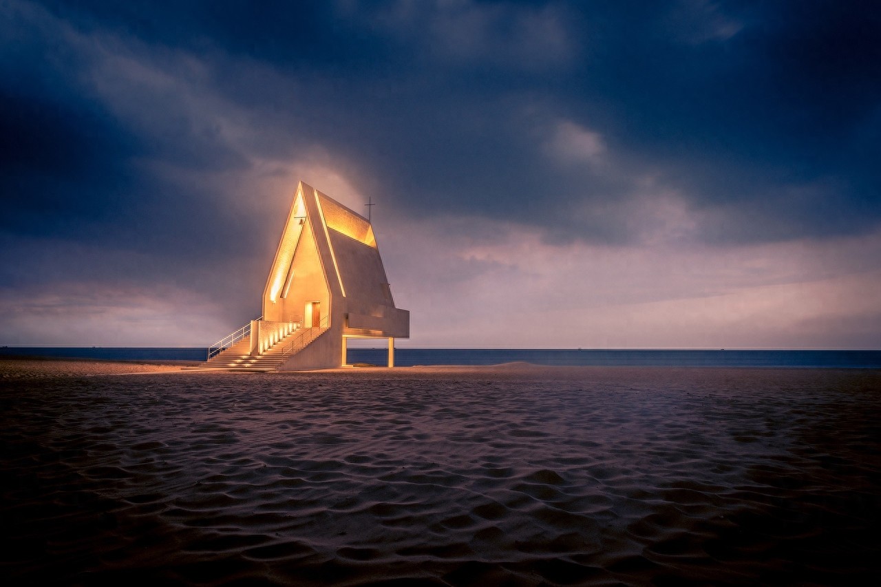 阿那亚礼堂您去过吗？这里风景很好，适合拍照，还有海鲜和美酒