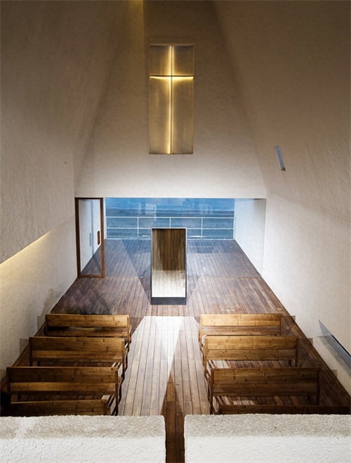 阿那亚礼堂您去过吗？这里风景很好，适合拍照，还有海鲜和美酒