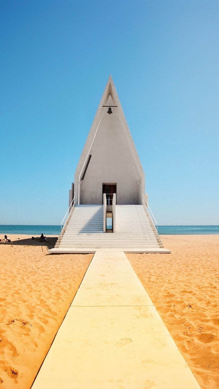 阿那亚礼堂您去过吗？这里风景很好，适合拍照，还有海鲜和美酒