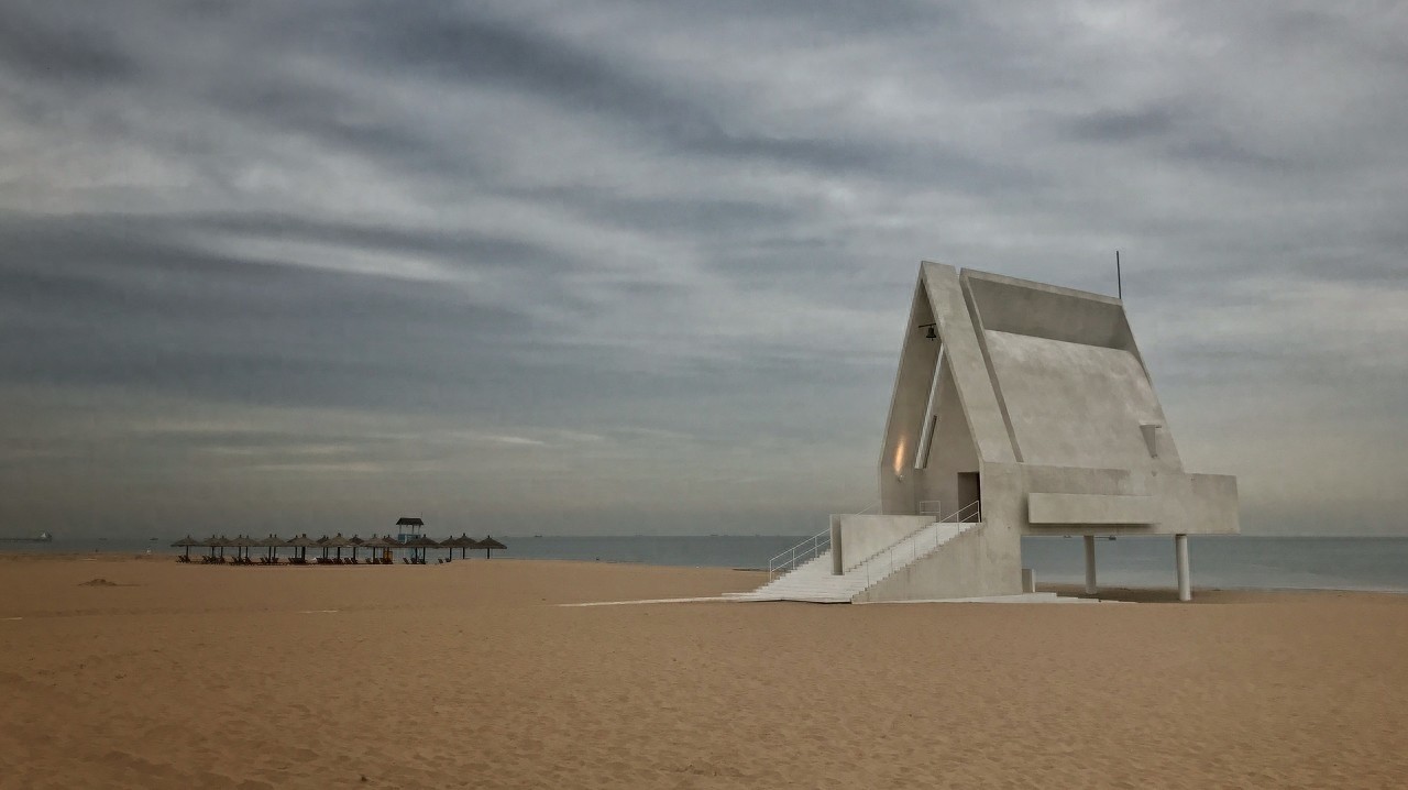 阿那亚礼堂您去过吗？这里风景很好，适合拍照，还有海鲜和美酒