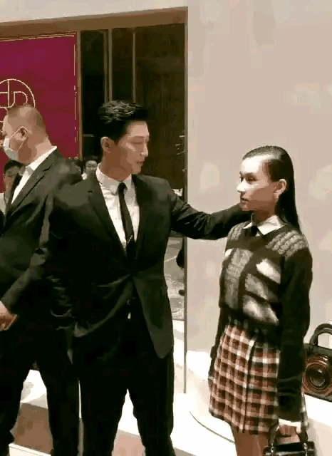 窦骁何超莲合体出席活动 难道是好事将近？