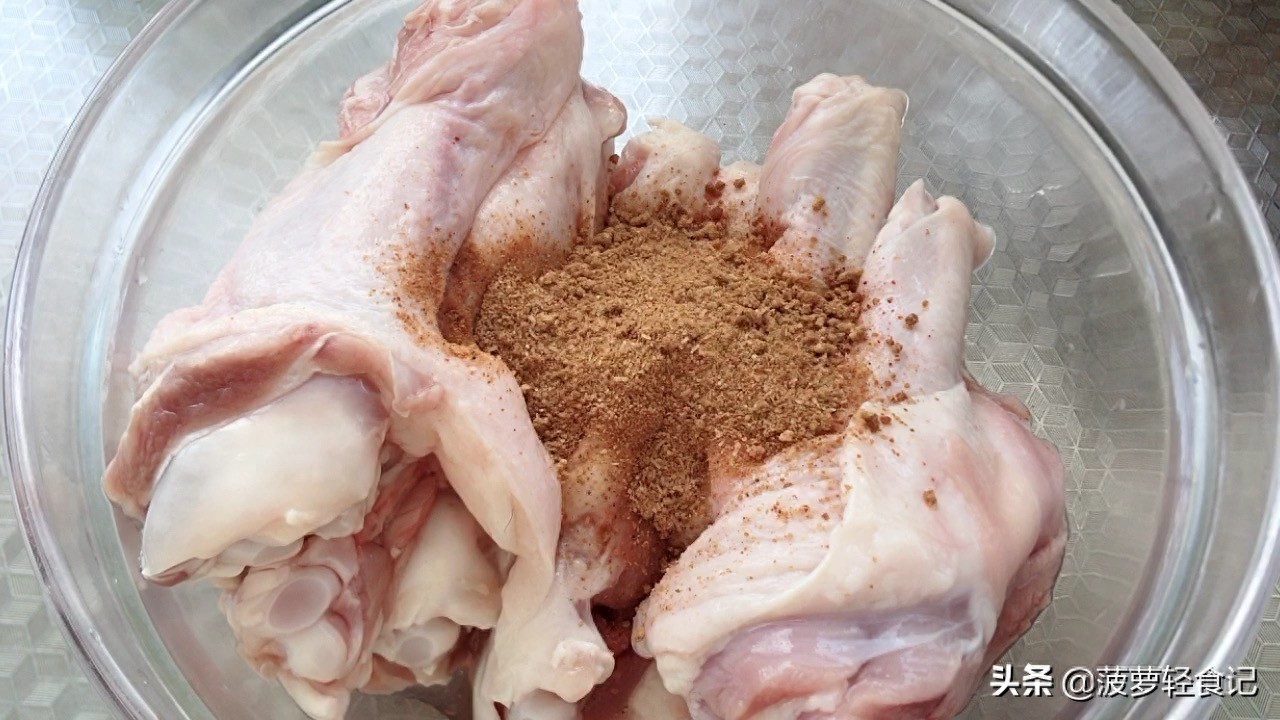 鸭翅根太便宜了，这么做好吃不油腻，我一口气吃了3个