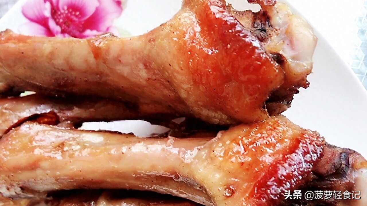 鸭翅根太便宜了，这么做好吃不油腻，我一口气吃了3个