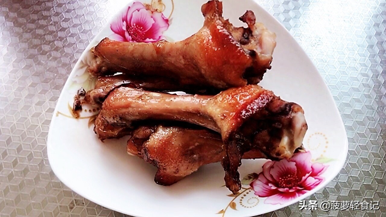 鸭翅根太便宜了，这么做好吃不油腻，我一口气吃了3个