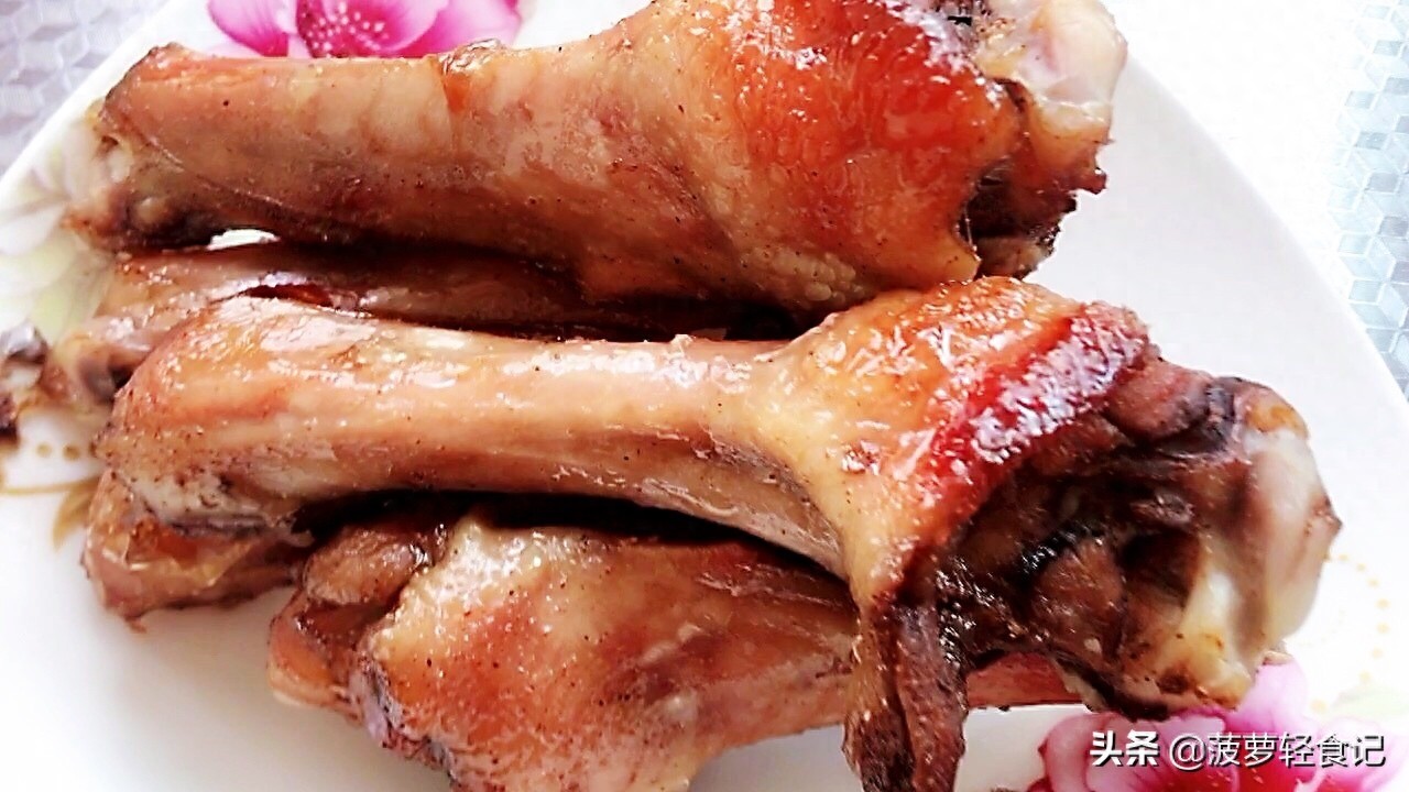 鸭翅根太便宜了，这么做好吃不油腻，我一口气吃了3个