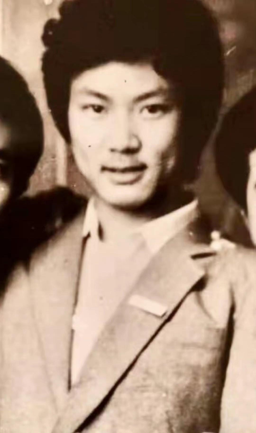 郭冬临的个人资料简介 ：合作的都是女神，他56岁却还单身