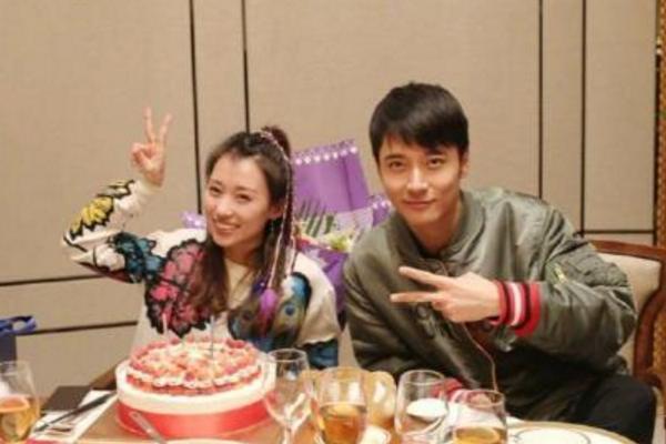 张丹峰和毕滢的关系到底如何？身体是最诚实的？看看这些就知道了