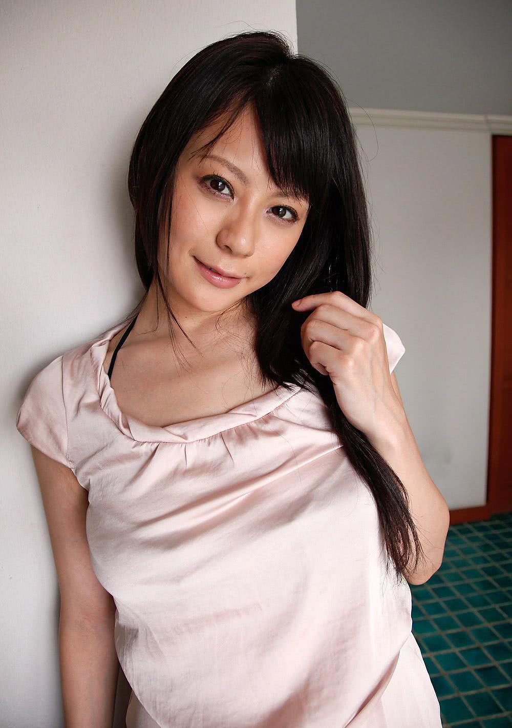 爱田奈奈个人资料写真作品