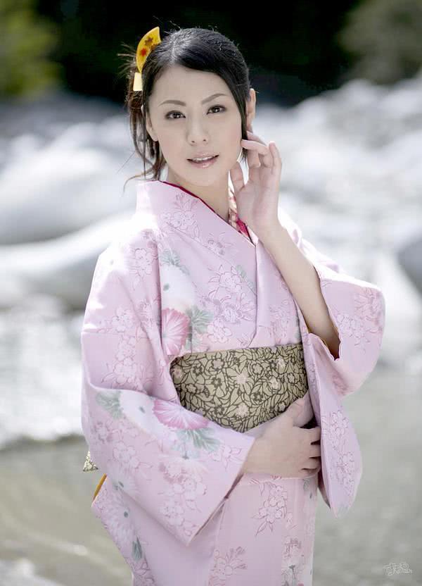 爱田奈奈个人资料写真作品