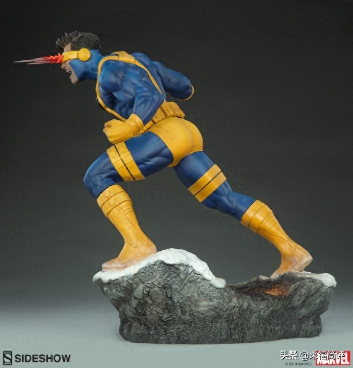 Sideshow Collectibles 发布 – 1990版 镭射眼雕像 580美金