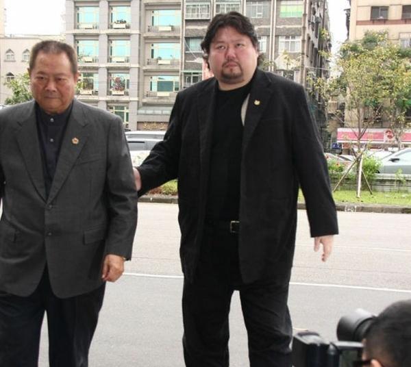 戎祥追悼会章子怡小S送花致意 揭戎祥个人资料