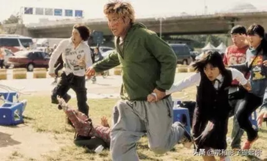 奉俊昊导演作品有哪些电影(盘点奉俊昊导演的7部电影长片)