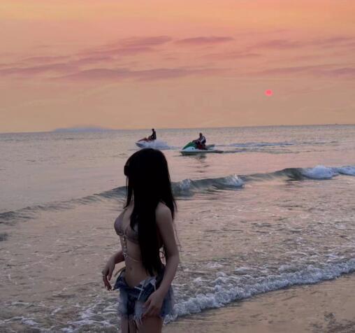 被李佳琦背刺:经济下行的压力,传导到女性市场了