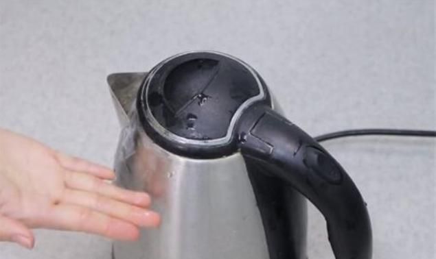 电水壶煮鸡蛋要煮几次,烧水壶煮鸡蛋要烧几次可以熟?图1