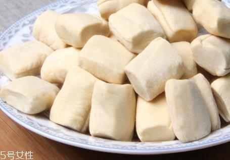 糖瓜是什么做的?小年传统食品 糖瓜是什么做的?小年传统食品