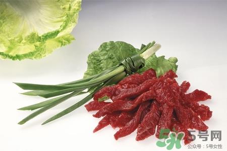 生肉脏了怎么洗才干净?千万不要在水龙头下冲洗 生肉脏了怎么洗才干净?千万不要在水龙头下冲洗